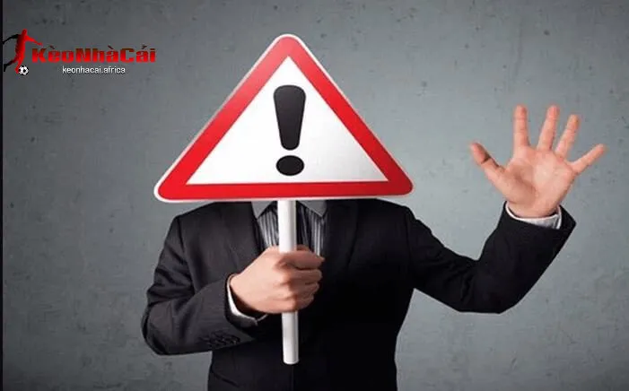 chon nha cai khong uy tin rui ro lon Chọn Nhà Cái Không Uy Tín – Rủi Ro Lớn